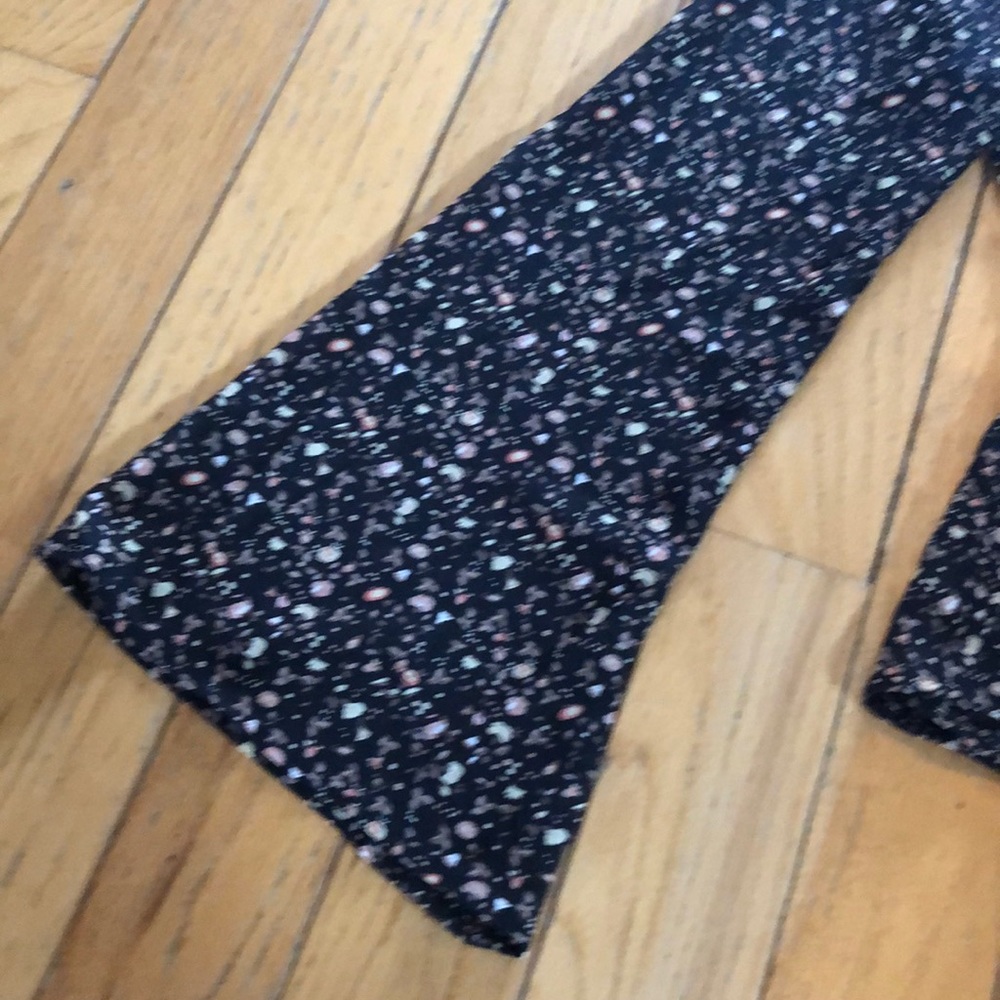 3/$20 BLU-PEPPER Vintage Black Brown Flowered High Low Blouse. - Picture 8 of 8